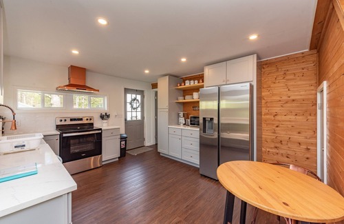 Swanton House | Mountain Air, Hot Tub & Game Room Bliss