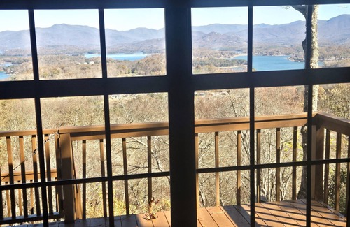 Young Harris House | Mountain and Lake views.Feels like home with a view!