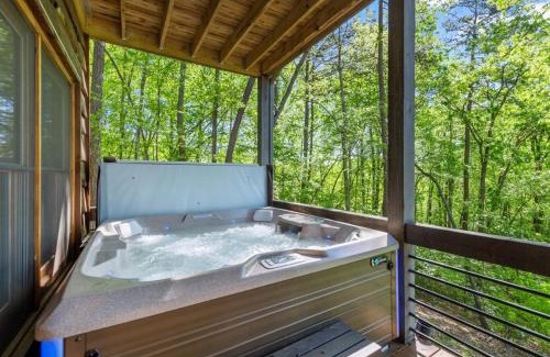 Mineral Bluff House | Mountain Breeze - Mountain View Hot Tub Firepit