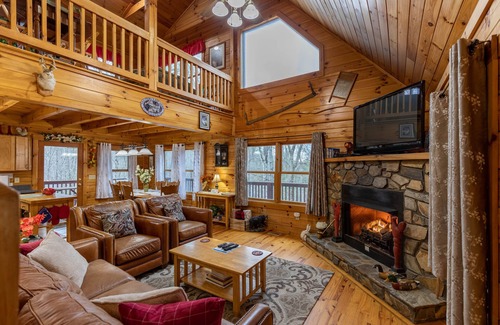 Fleetwood House | Mountain Breezes - Log Home with Hot Tub, Pool Table, Private, 10 mins to West Jefferson!