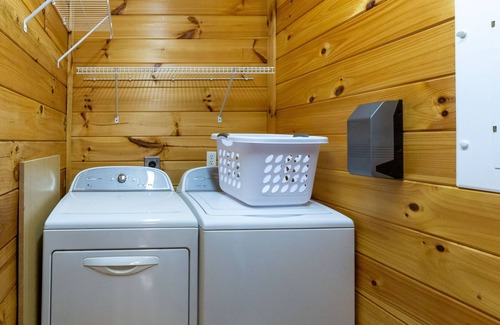 Whittier Cabin | Mountain cabin, Minutes to Casino/Great Smokies National Park, Bikers Welcome