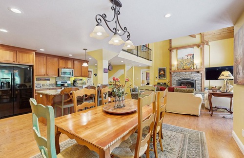 Arnold Cabin | Mountain cabin with fireplace, rec center access & game room - near downtown