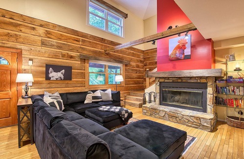 Leicester Cabin | Mountain Cabin with Hot Tub, Fire Pit, & Views ~ Sleeps 14!
