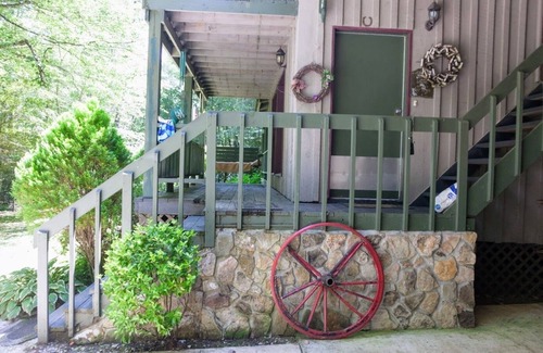 Robbinsville Cabin | Mountain Cabin with waterfall and rushing water in front yard with WIFI.