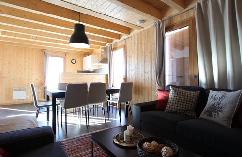 Chamrousse Ski Chalet | Mountain Chalet, 8 Guests, 4 Bedrooms, South-West Facing, Pet-Friendly, Chamrousse