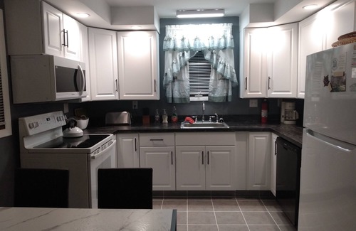 Wilmington House | Mountain Chalet- Chimney Hill resort w/pools,hiking trails,lake/recreation areas
