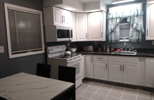 Wilmington House | Mountain Chalet- Chimney Hill resort w/pools,hiking trails,lake/recreation areas