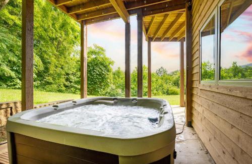 Robbinsville Ski Chalet | -Mountain Chalet Getaway with Breathtaking View Next to Tail of Dragon-