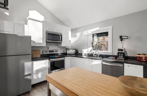 Gerton Ski Chalet | Mountain Chalet, Hot Tub, Grill, and Trails!