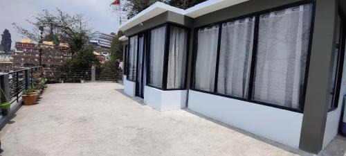 Darjeeling House | Mountain Chalet
