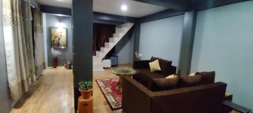 Darjeeling House | Mountain Chalet
