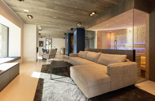 Kappl Apartment | Mountain Chalet Kappl - Luxury - Near Ischgl - Panorama Mountain View - Penthouse & Chalets