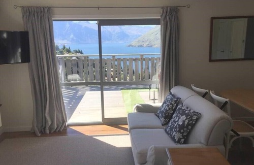 Fernhill House | Mountain Charm with spa - 2 bedroom option