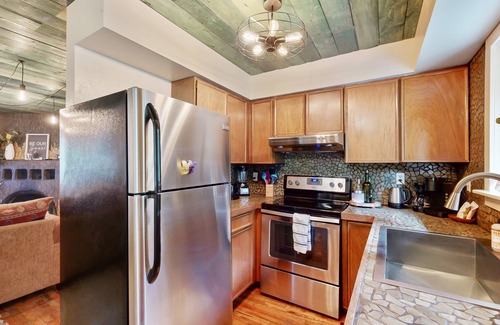 Arroyo Seco Condo | Mountain condo with fireplace - short drive to Arroyo Seco & Taos Ski Valley