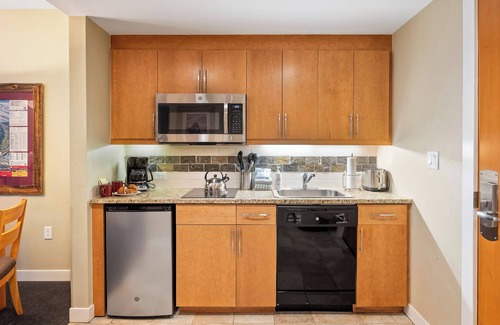 Winter Park Cabin | Mountain condo w/balcony steps to gondola & spa