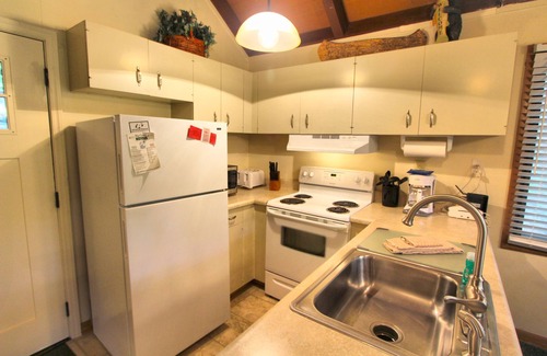 Marble Hill Condo | Mountain Condo w/Deck & Fireplace