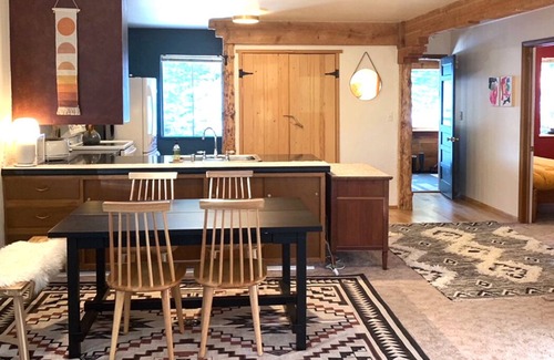Black Hawk House | Mountain Cottage Retreat