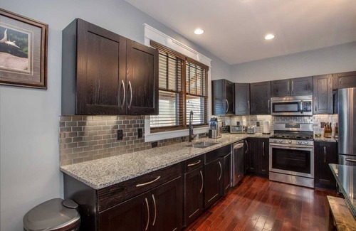 Blowing Rock Cottage | Mountain Cottage with Scenic Views and Four Sleeping Areas