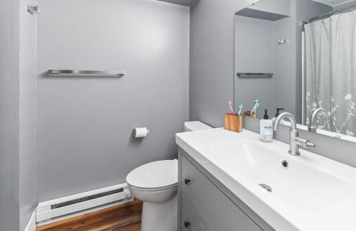 Snowshoe Apartment | Mountain Crest 3 Studio Near Slopes And Shuttle Bus WiFi Gated Parking