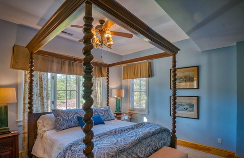 Mill Spring Cabin | Mountain Dream Luxury Cottage with Fireplace