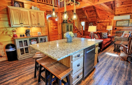 Fleetwood Cabin | Mountain Dreams-Open for Bookings! Sleeps 10, Gas FP