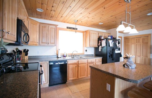 Conway House | Mountain Escape, central to everything!