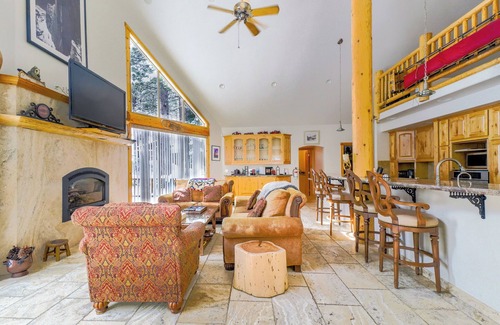 South Lake Tahoe House | Mountain Escape, Hot Tub, Near Trails & Resort