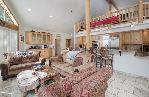 South Lake Tahoe House | Mountain Escape, Hot Tub, Near Trails & Resort