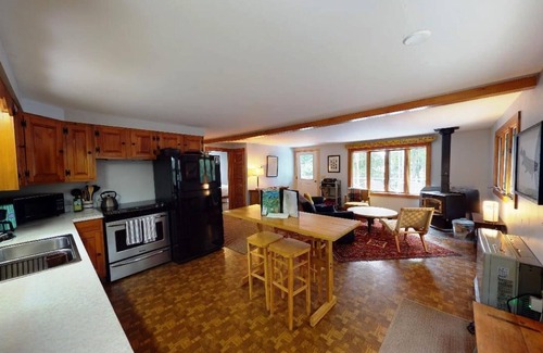 Greenville Cabin | Mountain Escape (Waterfront on Lower Wilson Pond!)