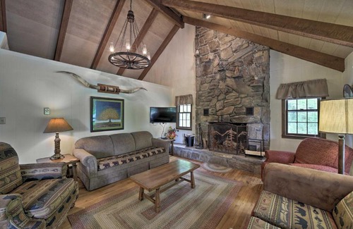 Bryson City House | Mountain Escape with Hiking about 5 Mi to Bryson City!
