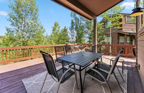 Wildernest House | Mountain Escape with Hot Tub Near Ski Resorts and I 70
