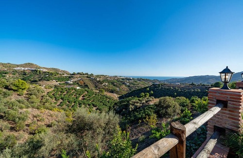 Frigiliana Cottage | Mountain farmhouse with sea views
