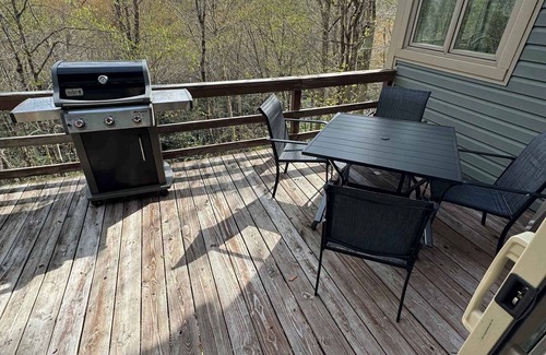 Charter Hills Ski Chalet | Mountain Fox Summary: