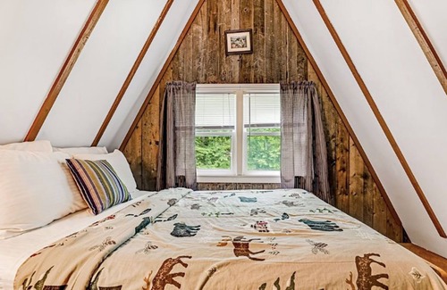 East Dover House | Mountain Getaway, 10 Minutes To Mount Snow And Into Town!