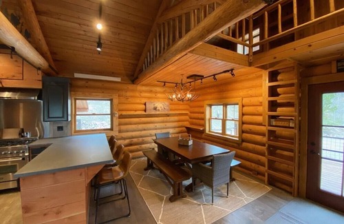 Alpine House | Mountain Getaway ⁓ Aspen Bear Paws – Hot Tub ~ BBQ