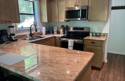 Almond House | Mountain getaway, close to Bryson City