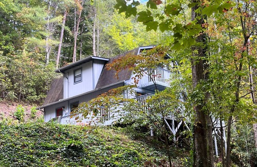 Almond House | Mountain getaway, close to Bryson City
