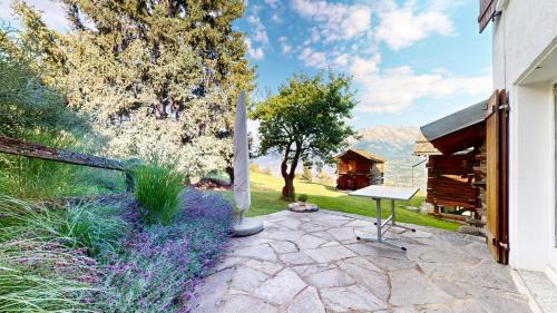 Mont-Noble Ski Chalet | Mountain getaway in the heart of Nax