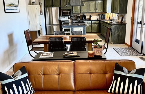 Cedar Ridge House | Mountain Getaway, just 6 miles away from town!