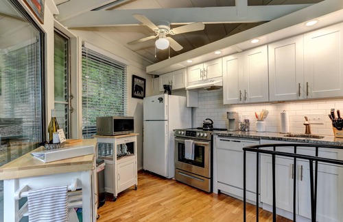Big Canoe House | Mountain Getaway Nestled In The Foothills of The Blue Ridge Mountains.