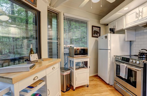 Big Canoe House | Mountain Getaway Nestled In The Foothills of The Blue Ridge Mountains.