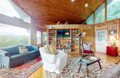 Topton House | Mountain Getaway