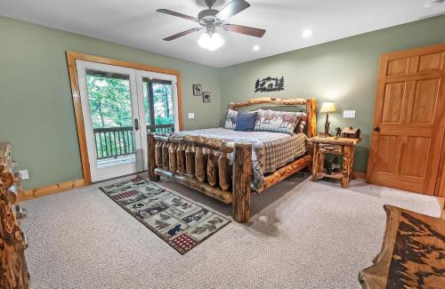 Cleveland House | Mountain Getaway with Hot Tub & Game Room cabin