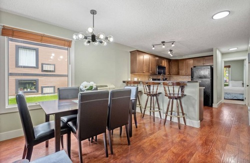 East Kootenay Apartment | Mountain Hearth | Pool | Hot Tub | Gym | Fireplace
