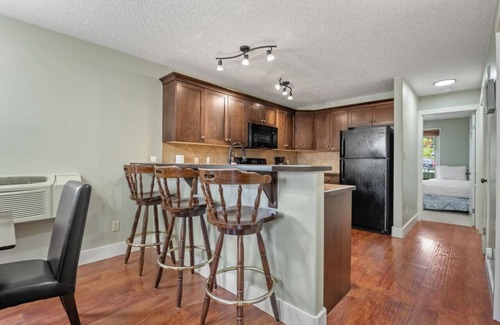 East Kootenay Apartment | Mountain Hearth | Pool | Hot Tub | Gym | Fireplace