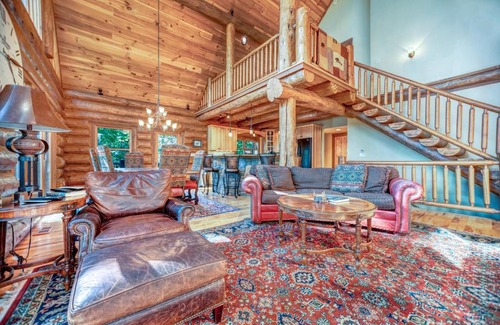 Sylva House | Mountain Heritage Lodge