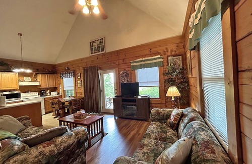 Bryson City Cabin | Mountain Hideaway Getaway