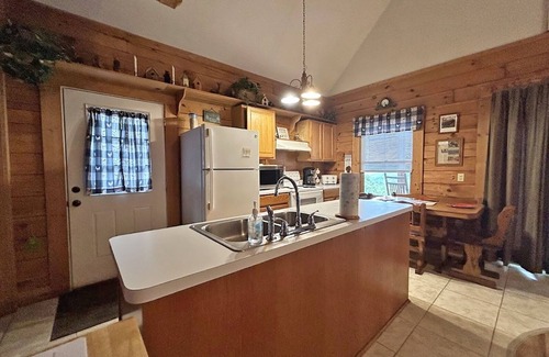 Bryson City Cabin | Mountain Hideaway Getaway
