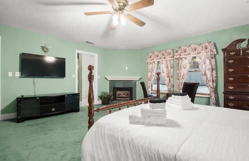 Wrightwood House | Mountain High Luxury Castle &Spa