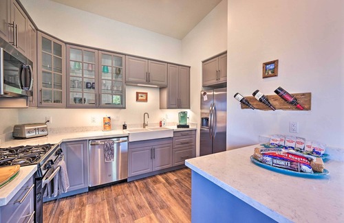 Pine Cottage | 'mountain High Pines Retreat' w/Hot Tub & Views!
